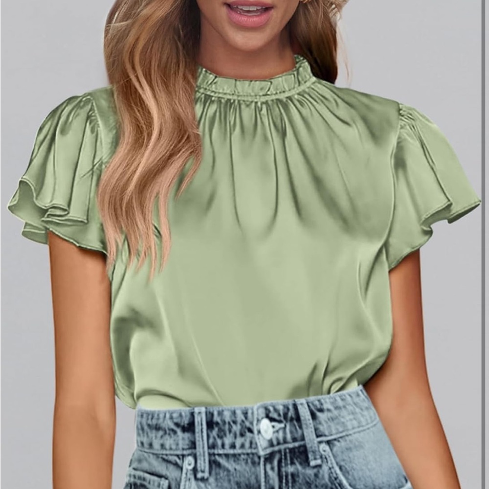 ⭐️3 for $12⭐️  Green Satin Blouse - Picture 5 of 5